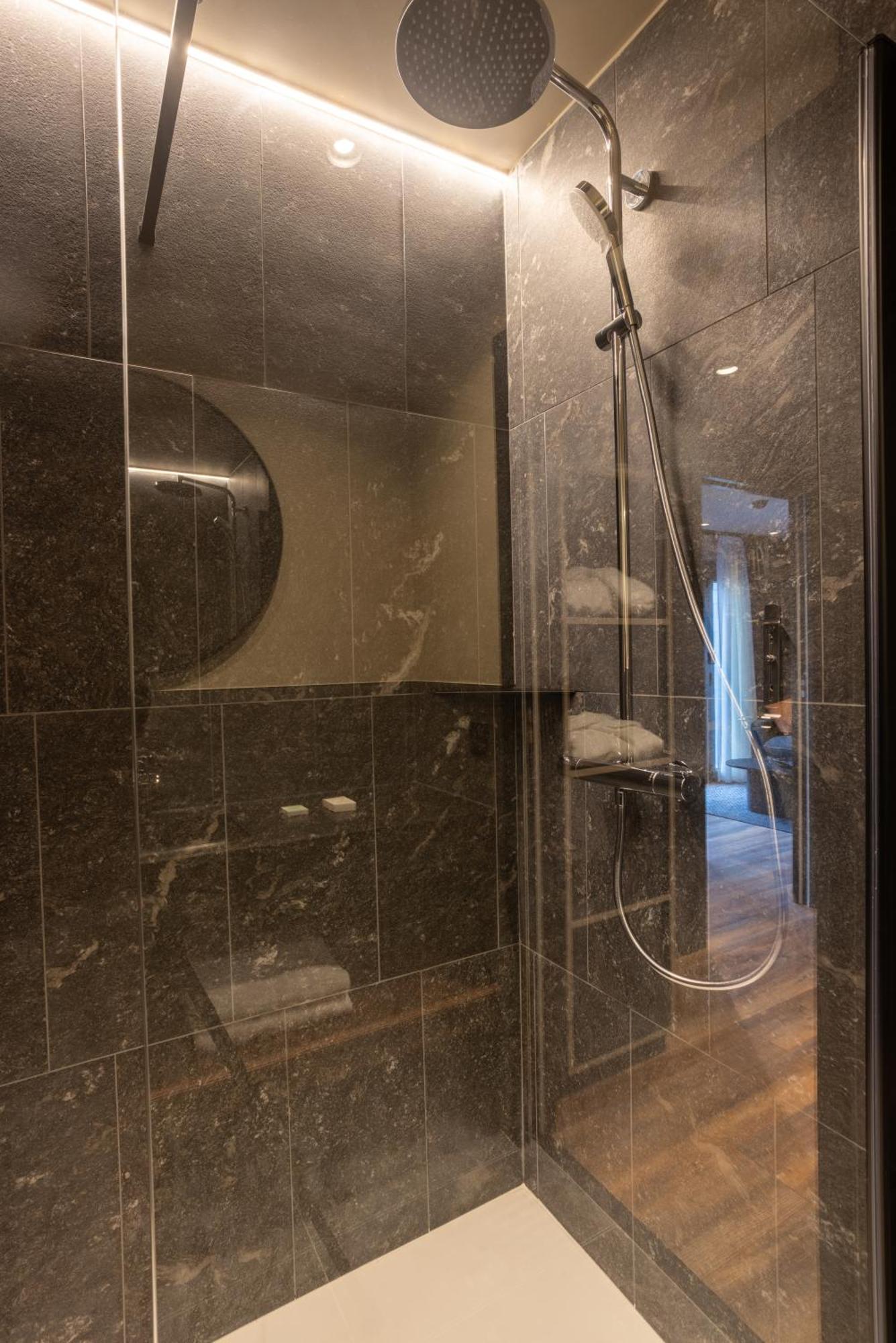 Miura Hotel Voglans Eksteriør billede